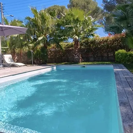 Luxurious Air-conditioned 3-bedroom With Swimming Pool And Garden * Saint-Raphaël