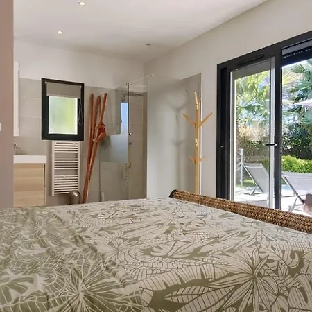 Luxurious Air-conditioned 3-bedroom With Swimming Pool And Garden Villa