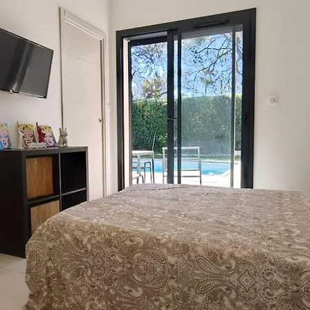 Luxurious Air-conditioned 3-bedroom With Swimming Pool And Garden * Saint-Raphaël