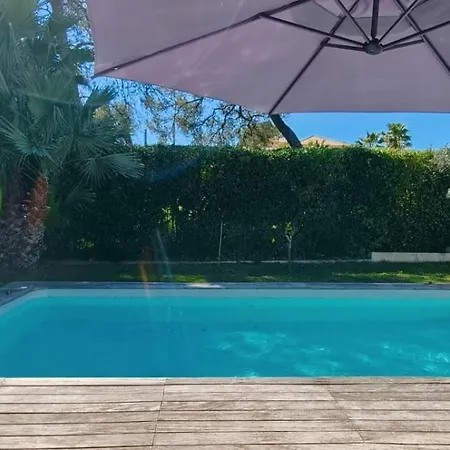 Luxurious Air-conditioned 3-bedroom With Swimming Pool And Garden Villa